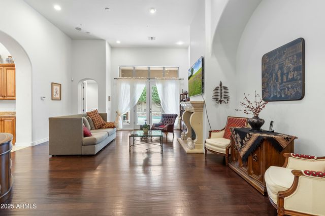 9869 E DAVENPORT Drive, Scottsdale, AZ 85260