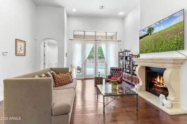 9869 E DAVENPORT Drive, Scottsdale, AZ 85260