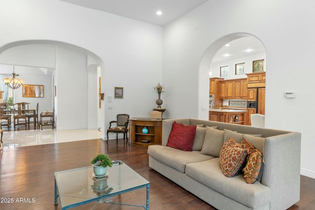 9869 E DAVENPORT Drive, Scottsdale, AZ 85260