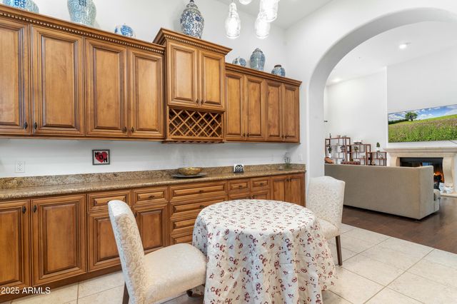 9869 E DAVENPORT Drive, Scottsdale, AZ 85260