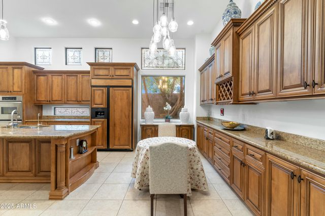 9869 E DAVENPORT Drive, Scottsdale, AZ 85260