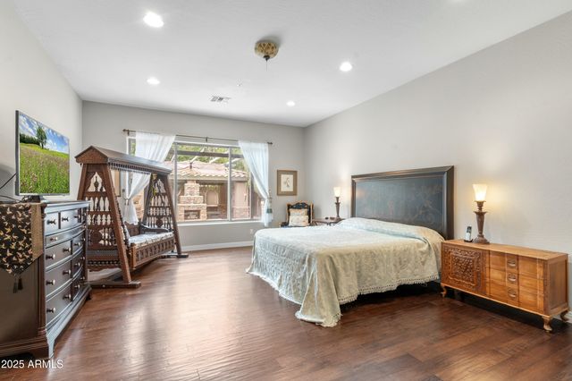 9869 E DAVENPORT Drive, Scottsdale, AZ 85260