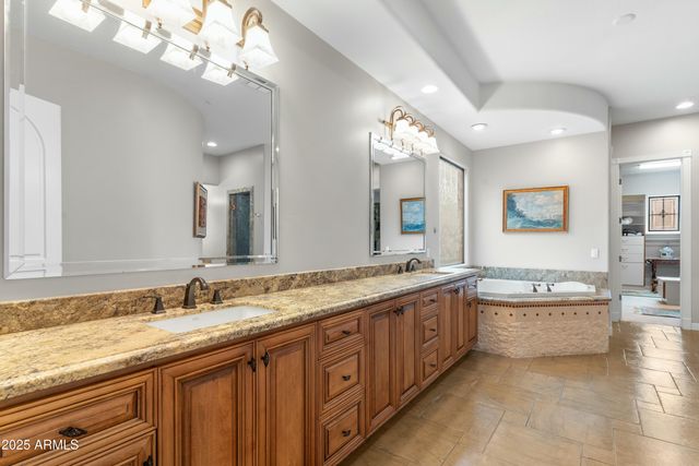 9869 E DAVENPORT Drive, Scottsdale, AZ 85260