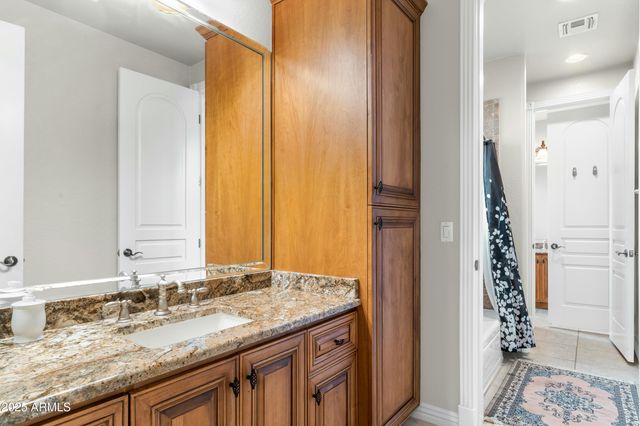 9869 E DAVENPORT Drive, Scottsdale, AZ 85260