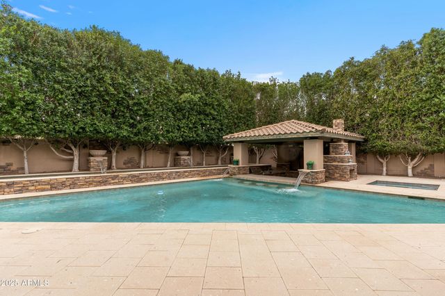 9869 E DAVENPORT Drive, Scottsdale, AZ 85260