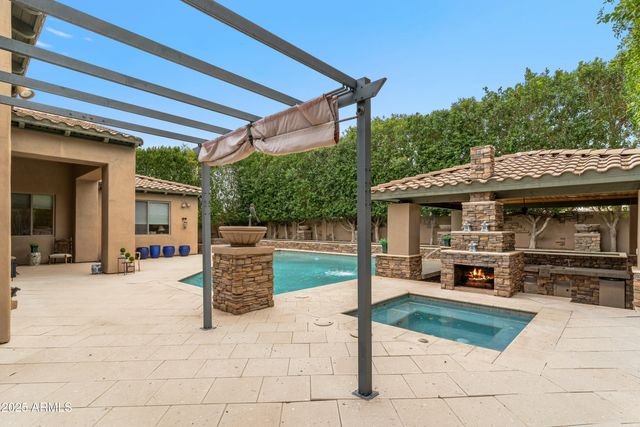 9869 E DAVENPORT Drive, Scottsdale, AZ 85260