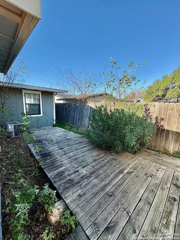 5910 Wales, San Antonio, TX 78223