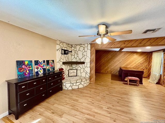 5910 Wales, San Antonio, TX 78223