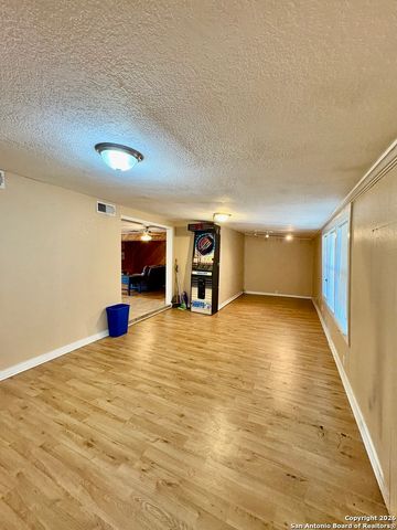 5910 Wales, San Antonio, TX 78223