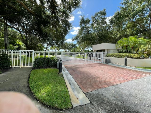 5910 Morningstar Circle 403, Delray Beach, FL 33484
