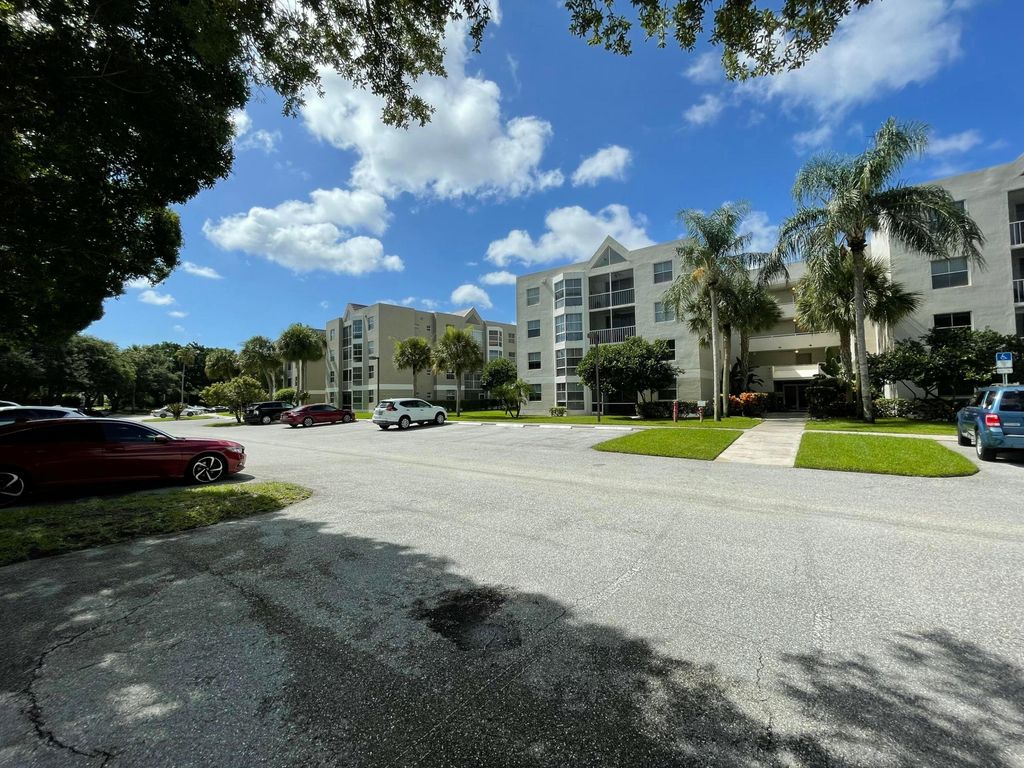 5910 Morningstar Circle 403, Delray Beach, FL 33484