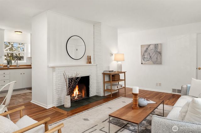 1403 W Dravus Street, Seattle, WA 98119