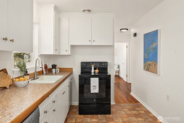 1403 W Dravus Street, Seattle, WA 98119