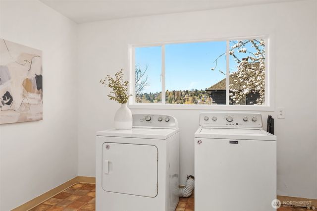 1403 W Dravus Street, Seattle, WA 98119