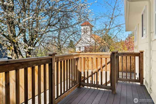 1403 W Dravus Street, Seattle, WA 98119