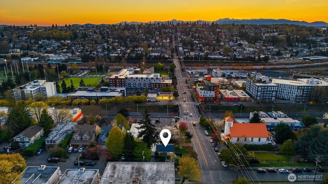 1403 W Dravus Street, Seattle, WA 98119