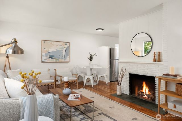 1403 W Dravus Street, Seattle, WA 98119