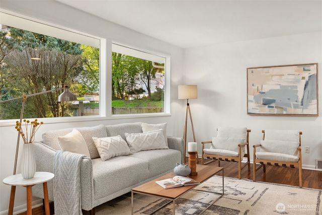 1403 W Dravus Street, Seattle, WA 98119