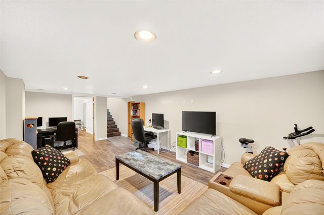 2818 48th Place, Des Moines, IA 50310