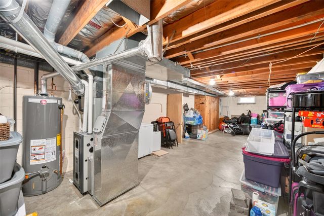 2818 48th Place, Des Moines, IA 50310