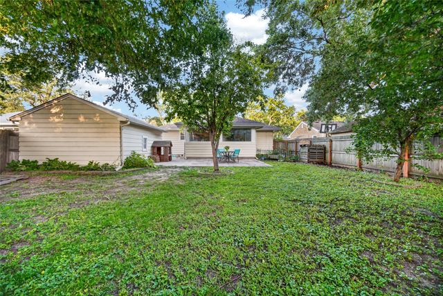 2818 48th Place, Des Moines, IA 50310