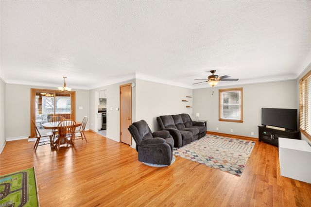 2818 48th Place, Des Moines, IA 50310