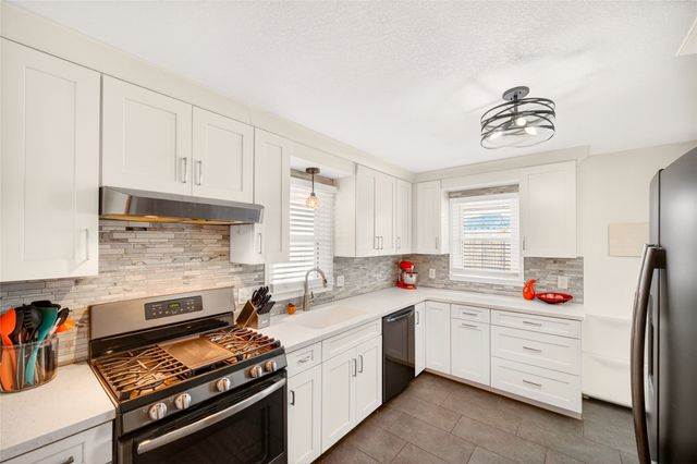 2818 48th Place, Des Moines, IA 50310