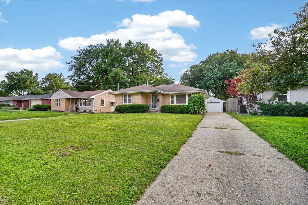 2818 48th Place, Des Moines, IA 50310