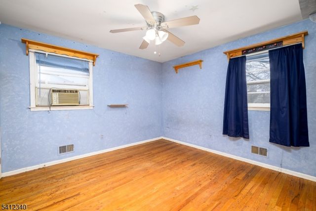 883 Stacy Pl, Rahway City, NJ 07065