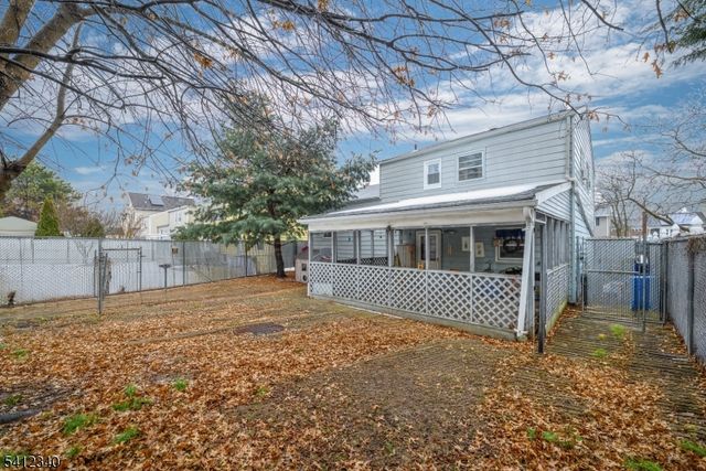 883 Stacy Pl, Rahway City, NJ 07065