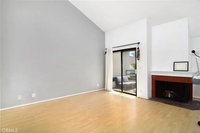 18739 Hatteras Street 55, Tarzana, CA 91356