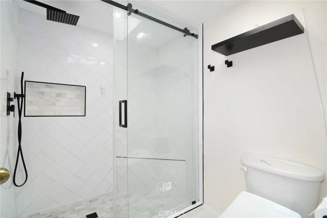 18739 Hatteras Street 55, Tarzana, CA 91356