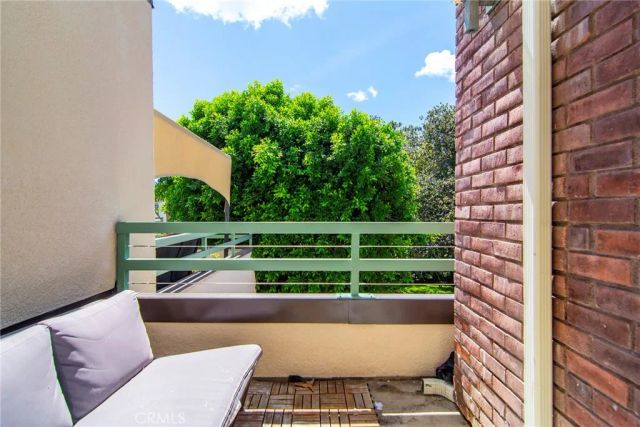 18739 Hatteras Street 55, Tarzana, CA 91356