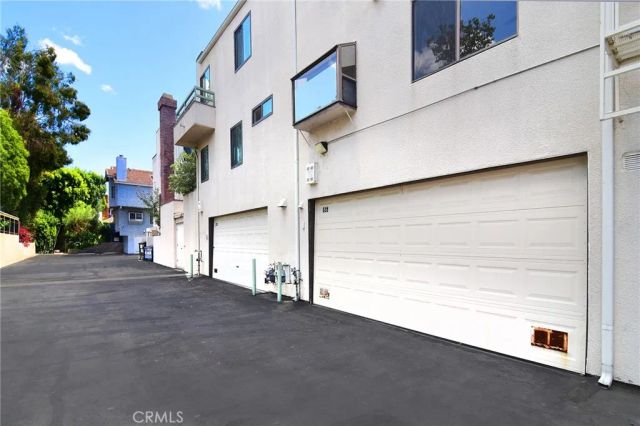 18739 Hatteras Street 55, Tarzana, CA 91356