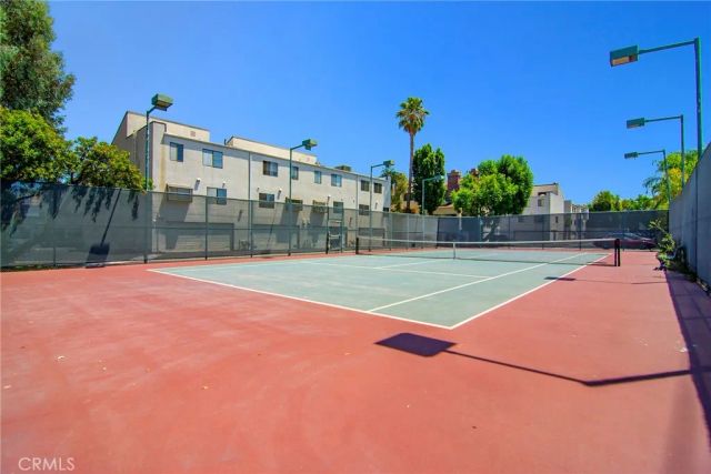 18739 Hatteras Street 55, Tarzana, CA 91356