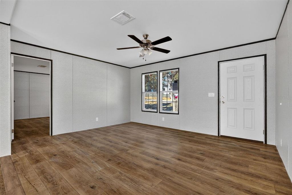 Image 11 of property listing at 11116 NE 64TH STREET, Williston, FL 32696