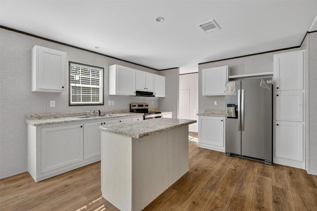 Image 12 of property listing at 11116 NE 64TH STREET, Williston, FL 32696