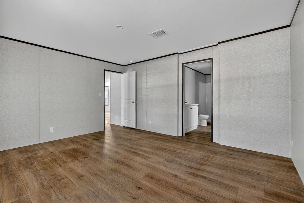 Image 21 of property listing at 11116 NE 64TH STREET, Williston, FL 32696