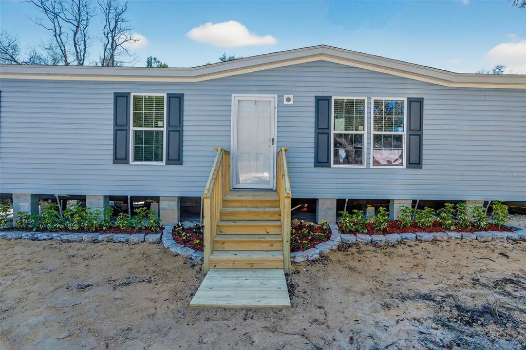 Image 4 of property listing at 11116 NE 64TH STREET, Williston, FL 32696