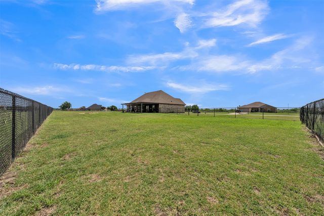 15077 Saddle Ridge Circle, Terrell, TX 75160