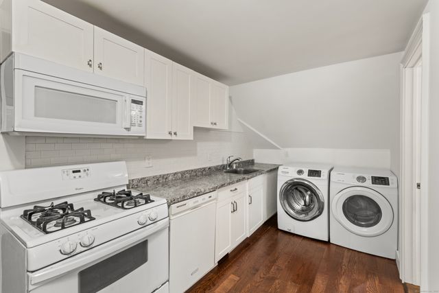 318 Suburban Avenue, Fairfield, CT 06825