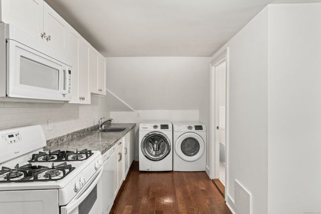 318 Suburban Avenue, Fairfield, CT 06825