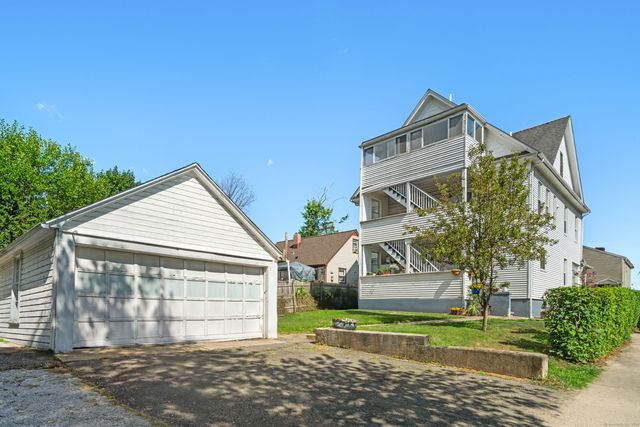 318 Suburban Avenue, Fairfield, CT 06825