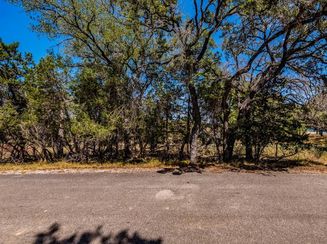 1303 Robin TRL, Lago Vista, TX 78645