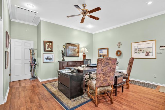 672 County Road 447, Waelder, TX 78959