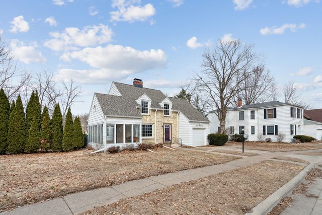 1324 Caroline Avenue, Clinton, IA 52732