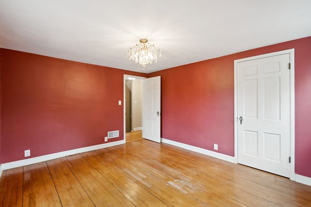 1324 Caroline Avenue, Clinton, IA 52732