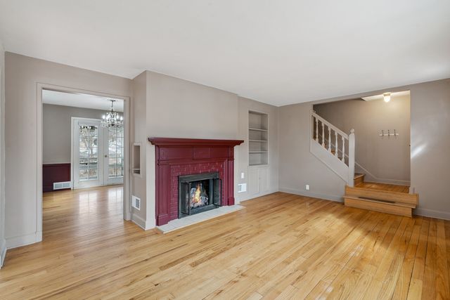 1324 Caroline Avenue, Clinton, IA 52732