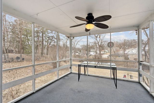 1324 Caroline Avenue, Clinton, IA 52732