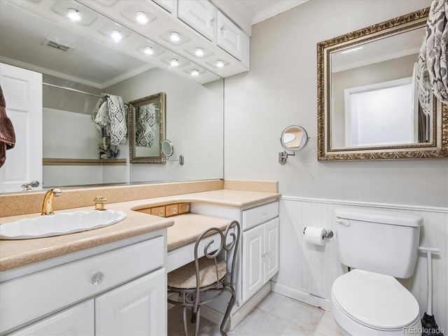 7666 S Cedar Cir, Littleton, CO 80120